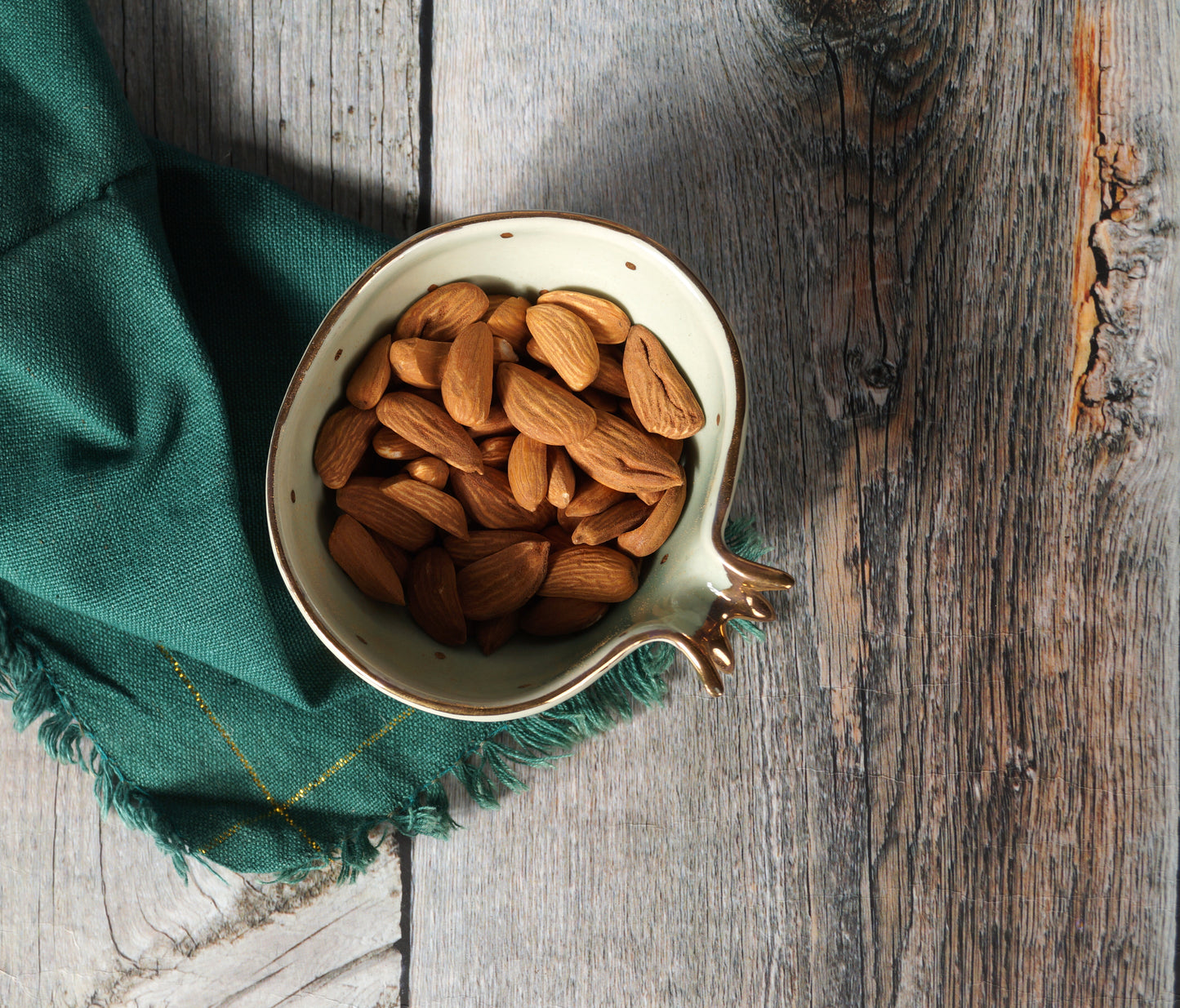 Green Delight: Set of Pomegranate-Shaped Bowls, A Vibrant Fusion of Style and Functionality