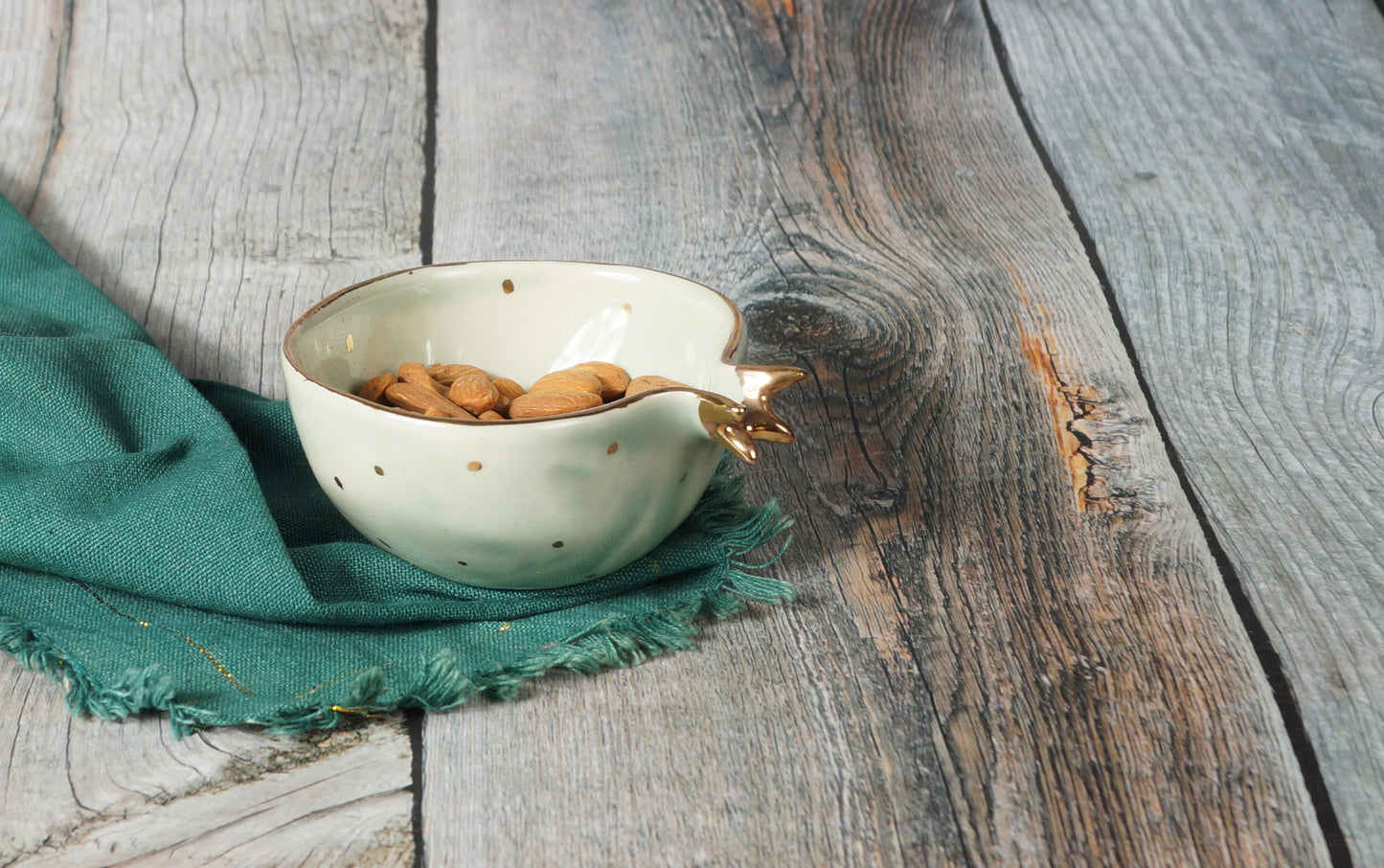 Green Delight: Set of Pomegranate-Shaped Bowls, A Vibrant Fusion of Style and Functionality