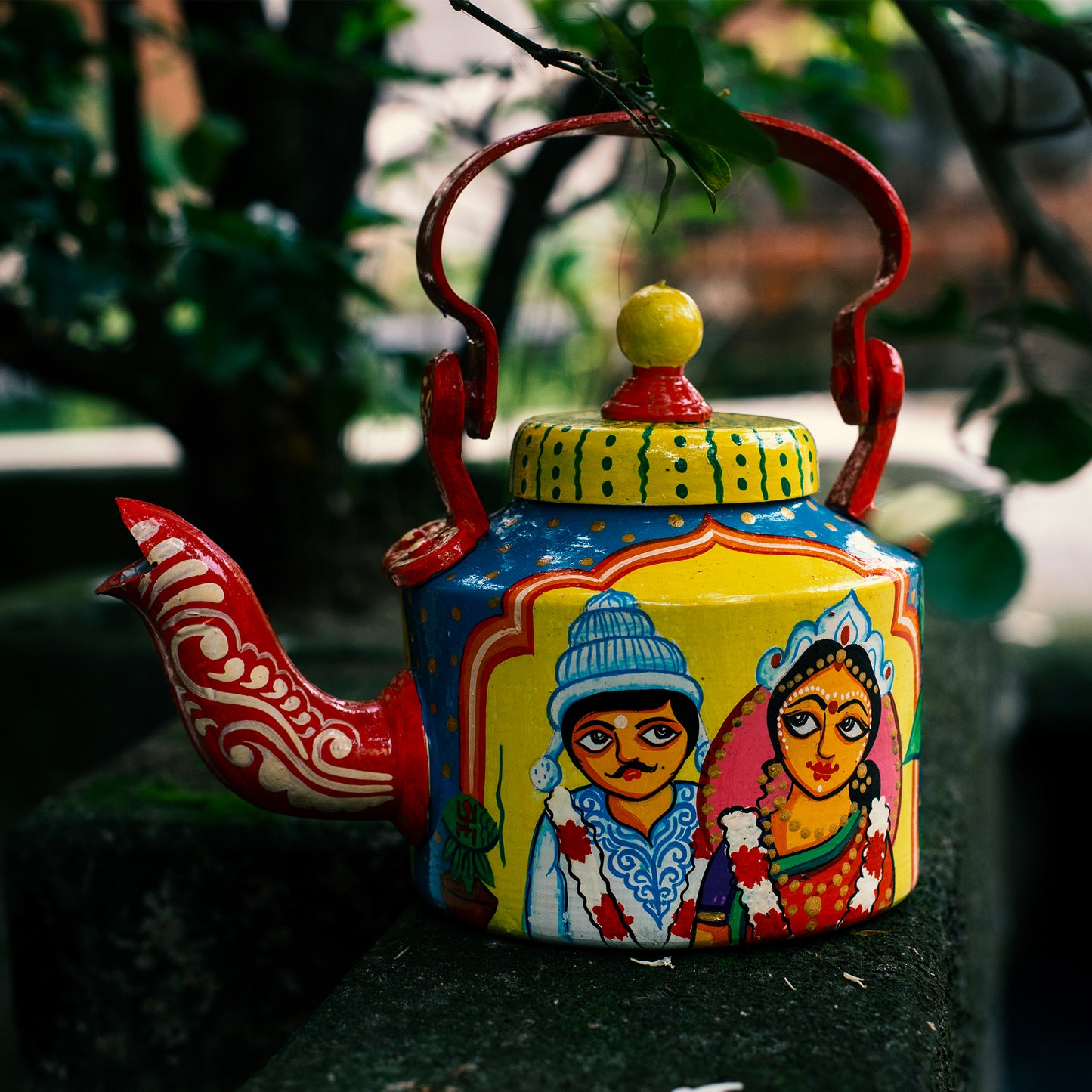 'Hum Saath Saath Office Jate Hain' Terracotta Kettle