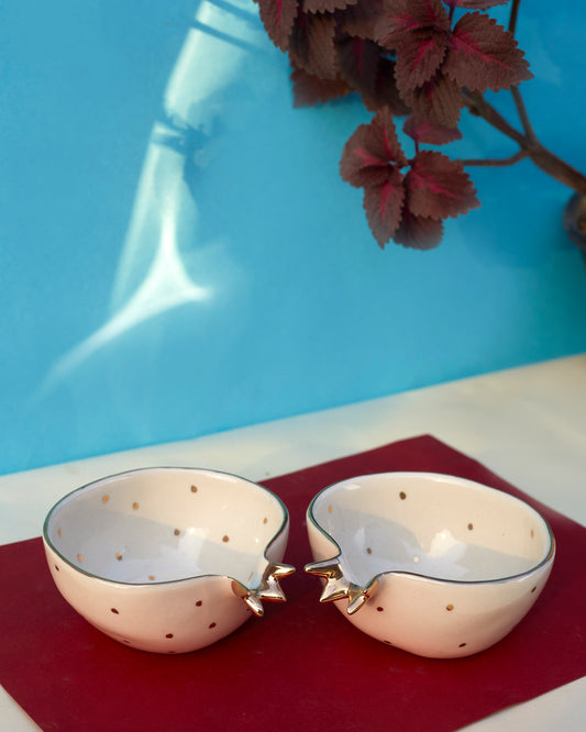 Pure Elegance: Set of White Pomegranate-Shaped Bowls, A Fusion of Sophistication and Unique Design